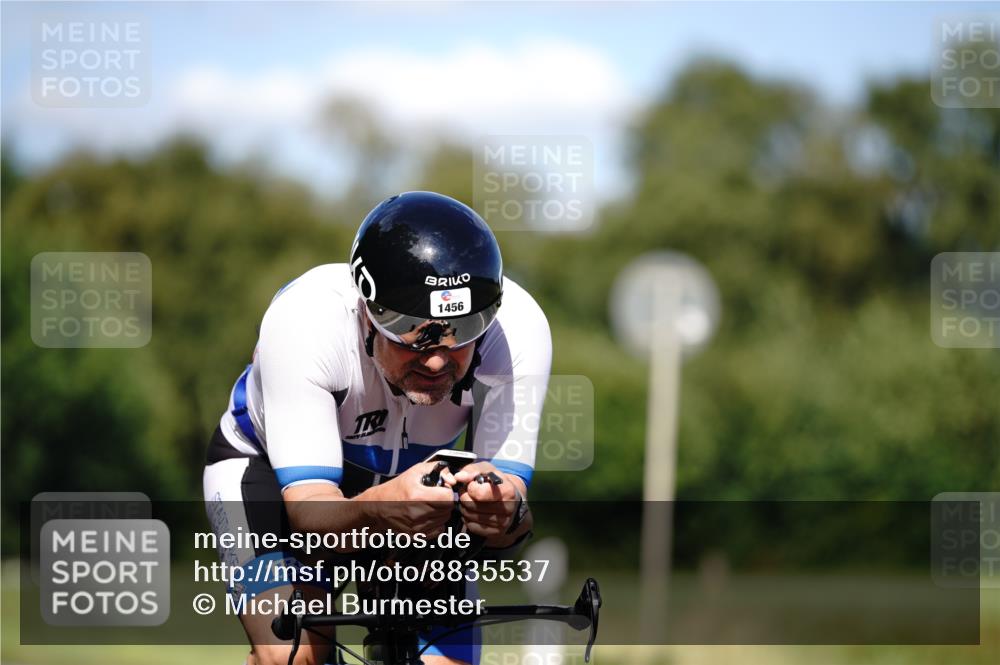 07.09.2025 - 19. Norderstedt Triathlon Michael Burmester http://msf.ph/oto/8835537 07.09.2025 13:53:02 Radfahren 1456 meine-sportfotos.de