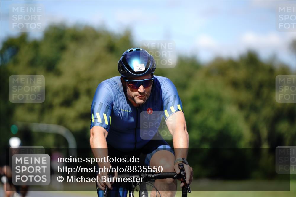 07.09.2025 - 19. Norderstedt Triathlon Michael Burmester http://msf.ph/oto/8835550 07.09.2025 13:53:08 Radfahren 382, 1026, 1459 meine-sportfotos.de