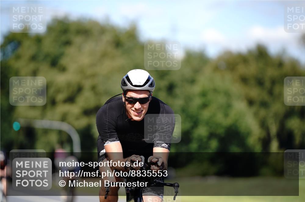 07.09.2025 - 19. Norderstedt Triathlon Michael Burmester http://msf.ph/oto/8835553 07.09.2025 13:53:10 Radfahren 382, 979, 1011, 1026 meine-sportfotos.de