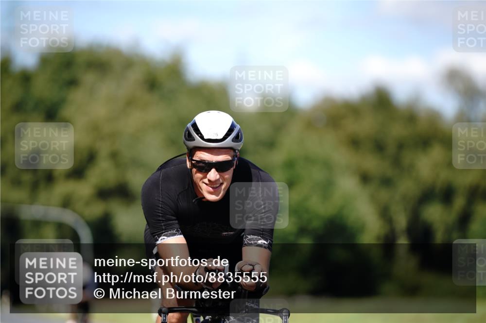07.09.2025 - 19. Norderstedt Triathlon Michael Burmester http://msf.ph/oto/8835555 07.09.2025 13:53:10 Radfahren 382, 979, 1011, 1026 meine-sportfotos.de