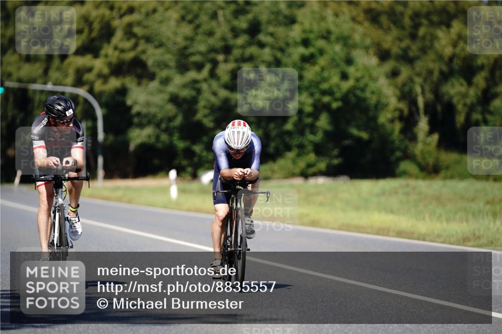 07.09.2025 - 19. Norderstedt Triathlon Michael Burmester http://msf.ph/oto/8835557 07.09.2025 13:53:12 Radfahren 979, 1011, 1026 meine-sportfotos.de