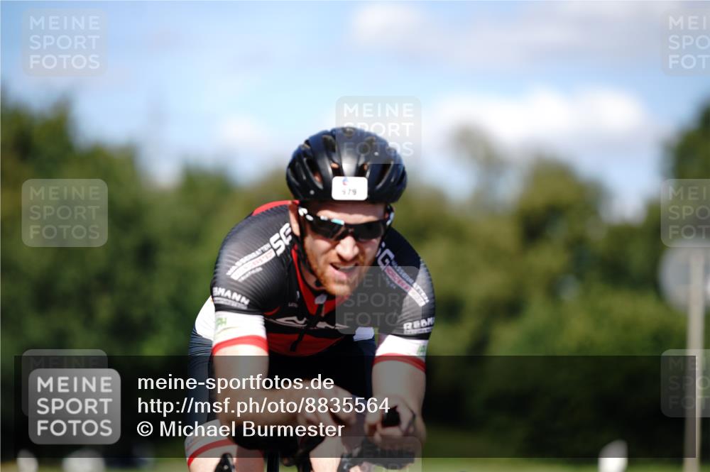 07.09.2025 - 19. Norderstedt Triathlon Michael Burmester http://msf.ph/oto/8835564 07.09.2025 13:53:14 Radfahren 979, 1011 meine-sportfotos.de