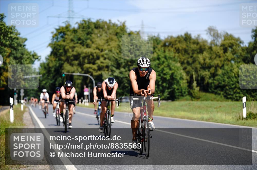 07.09.2025 - 19. Norderstedt Triathlon Michael Burmester http://msf.ph/oto/8835569 07.09.2025 12:33:47 Radfahren 236, 308, 767, 783, 820 meine-sportfotos.de