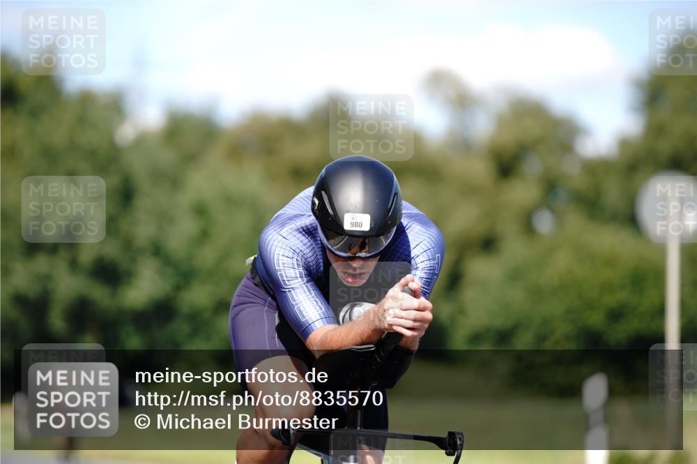 07.09.2025 - 19. Norderstedt Triathlon Michael Burmester http://msf.ph/oto/8835570 07.09.2025 13:53:23 Radfahren 980 meine-sportfotos.de
