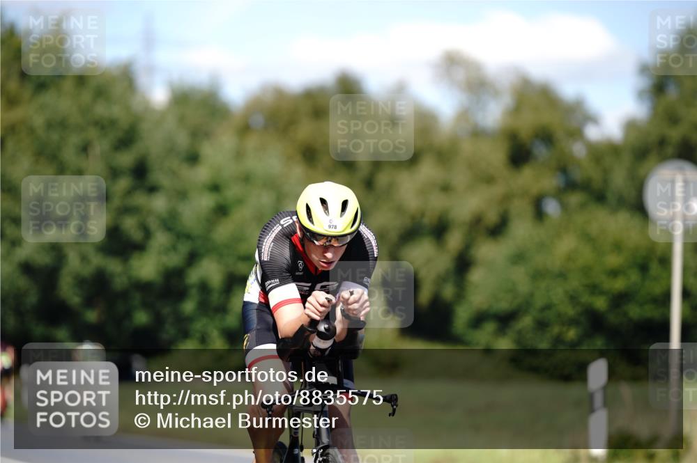07.09.2025 - 19. Norderstedt Triathlon Michael Burmester http://msf.ph/oto/8835575 07.09.2025 13:53:32 Radfahren 879, 978, 988 meine-sportfotos.de
