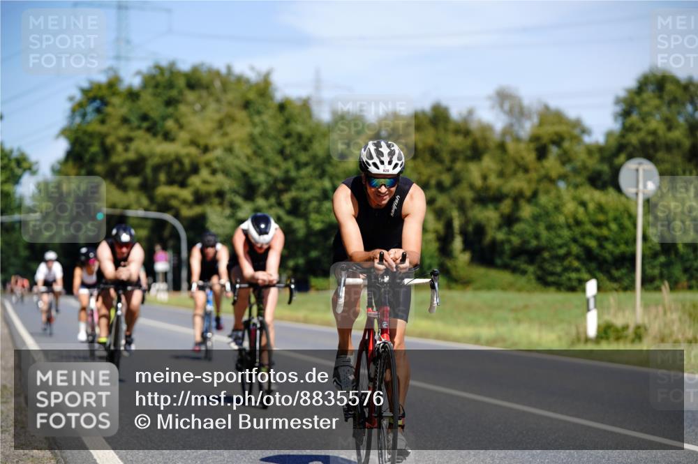 07.09.2025 - 19. Norderstedt Triathlon Michael Burmester http://msf.ph/oto/8835576 07.09.2025 12:33:47 Radfahren 236, 308, 767, 783, 820 meine-sportfotos.de