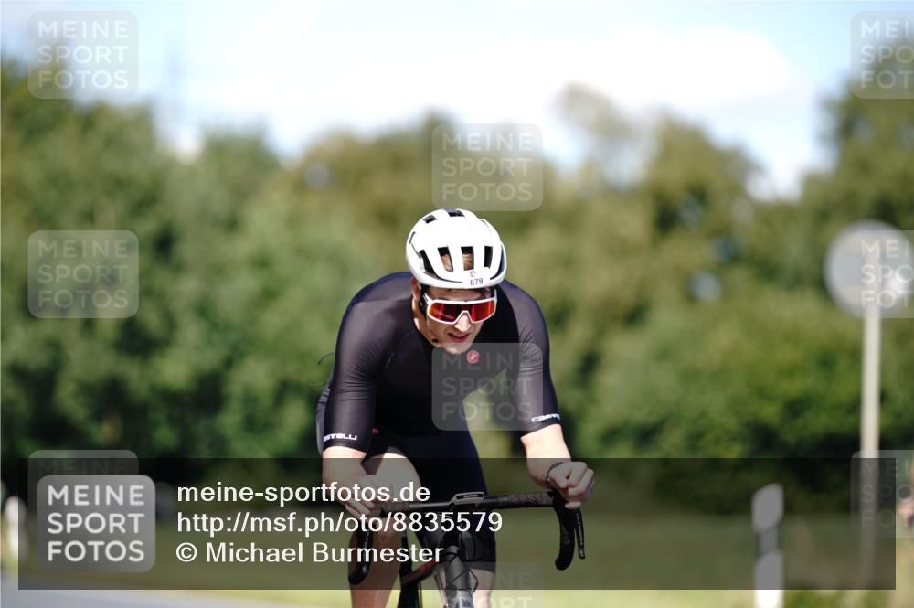 07.09.2025 - 19. Norderstedt Triathlon Michael Burmester http://msf.ph/oto/8835579 07.09.2025 13:53:33 Radfahren 879, 978, 988 meine-sportfotos.de