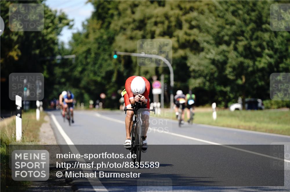 07.09.2025 - 19. Norderstedt Triathlon Michael Burmester http://msf.ph/oto/8835589 07.09.2025 13:53:39 Radfahren 977 meine-sportfotos.de