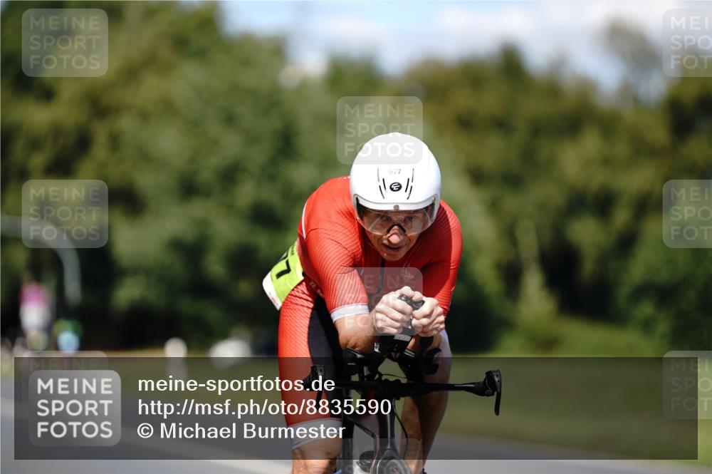 07.09.2025 - 19. Norderstedt Triathlon Michael Burmester http://msf.ph/oto/8835590 07.09.2025 13:53:41 Radfahren 977, 1039 meine-sportfotos.de