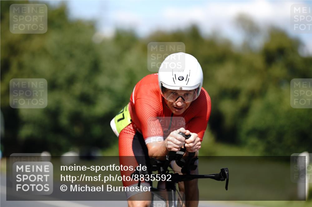 07.09.2025 - 19. Norderstedt Triathlon Michael Burmester http://msf.ph/oto/8835592 07.09.2025 13:53:41 Radfahren 977, 1039 meine-sportfotos.de