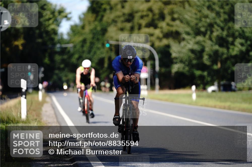 07.09.2025 - 19. Norderstedt Triathlon Michael Burmester http://msf.ph/oto/8835594 07.09.2025 13:53:44 Radfahren 977, 985, 1017, 1039 meine-sportfotos.de