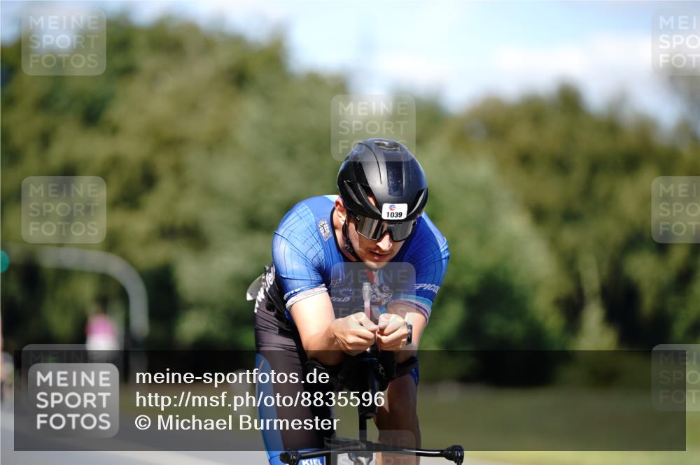 07.09.2025 - 19. Norderstedt Triathlon Michael Burmester http://msf.ph/oto/8835596 07.09.2025 13:53:45 Radfahren 985, 1017, 1039 meine-sportfotos.de