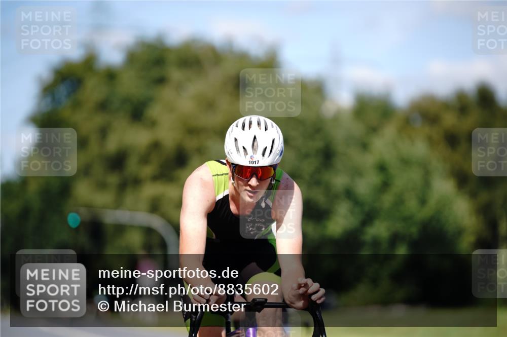 07.09.2025 - 19. Norderstedt Triathlon Michael Burmester http://msf.ph/oto/8835602 07.09.2025 13:53:46 Radfahren 985, 1017, 1039 meine-sportfotos.de