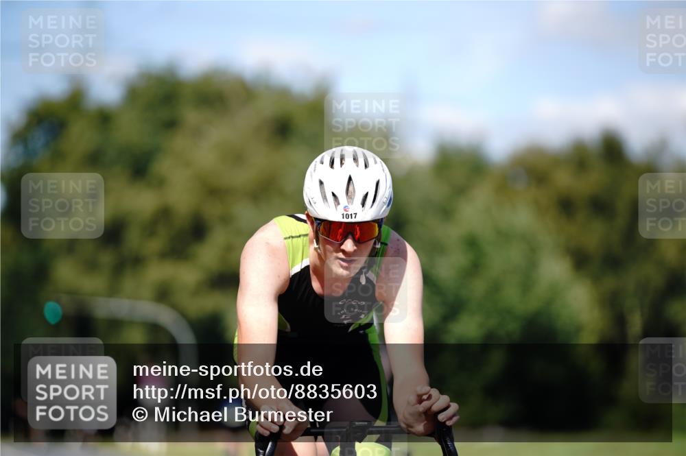 07.09.2025 - 19. Norderstedt Triathlon Michael Burmester http://msf.ph/oto/8835603 07.09.2025 13:53:46 Radfahren 985, 1017, 1039 meine-sportfotos.de