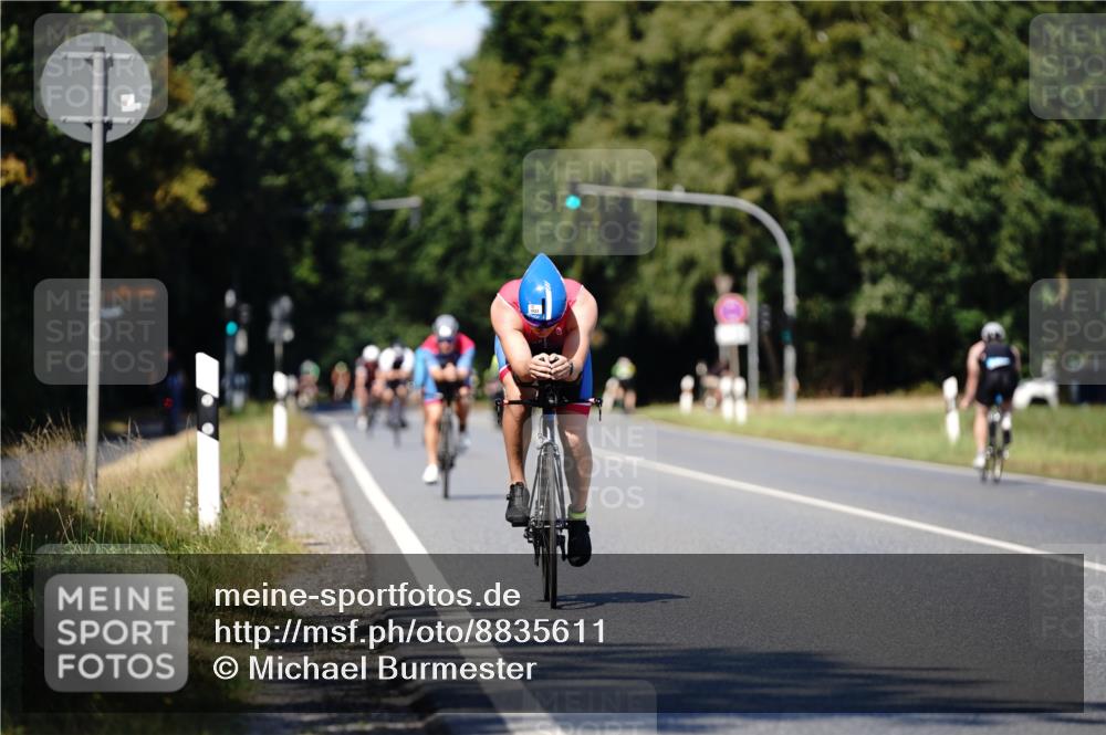 07.09.2025 - 19. Norderstedt Triathlon Michael Burmester http://msf.ph/oto/8835611 07.09.2025 13:54:00 Radfahren 1018, 1022 meine-sportfotos.de