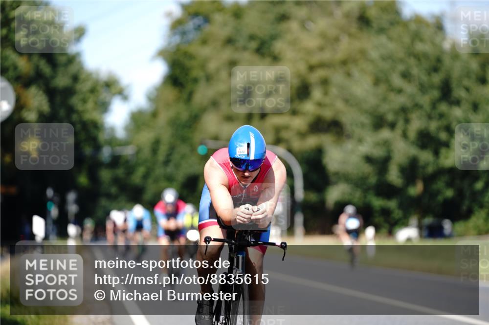 07.09.2025 - 19. Norderstedt Triathlon Michael Burmester http://msf.ph/oto/8835615 07.09.2025 13:54:01 Radfahren 1018, 1022 meine-sportfotos.de