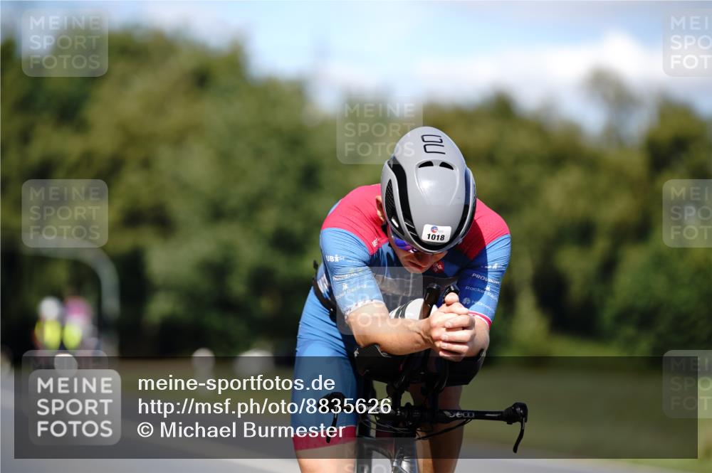 07.09.2025 - 19. Norderstedt Triathlon Michael Burmester http://msf.ph/oto/8835626 07.09.2025 13:54:04 Radfahren 1018, 1022 meine-sportfotos.de