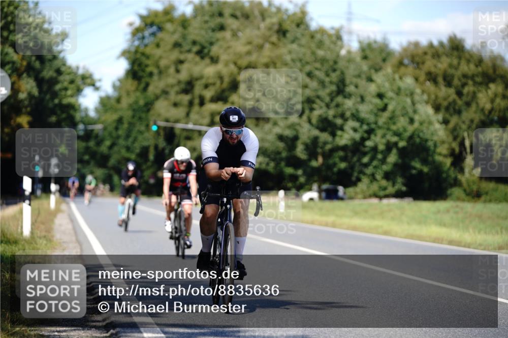 07.09.2025 - 19. Norderstedt Triathlon Michael Burmester http://msf.ph/oto/8835636 07.09.2025 13:54:09 Radfahren 364, 373, 972, 982 meine-sportfotos.de