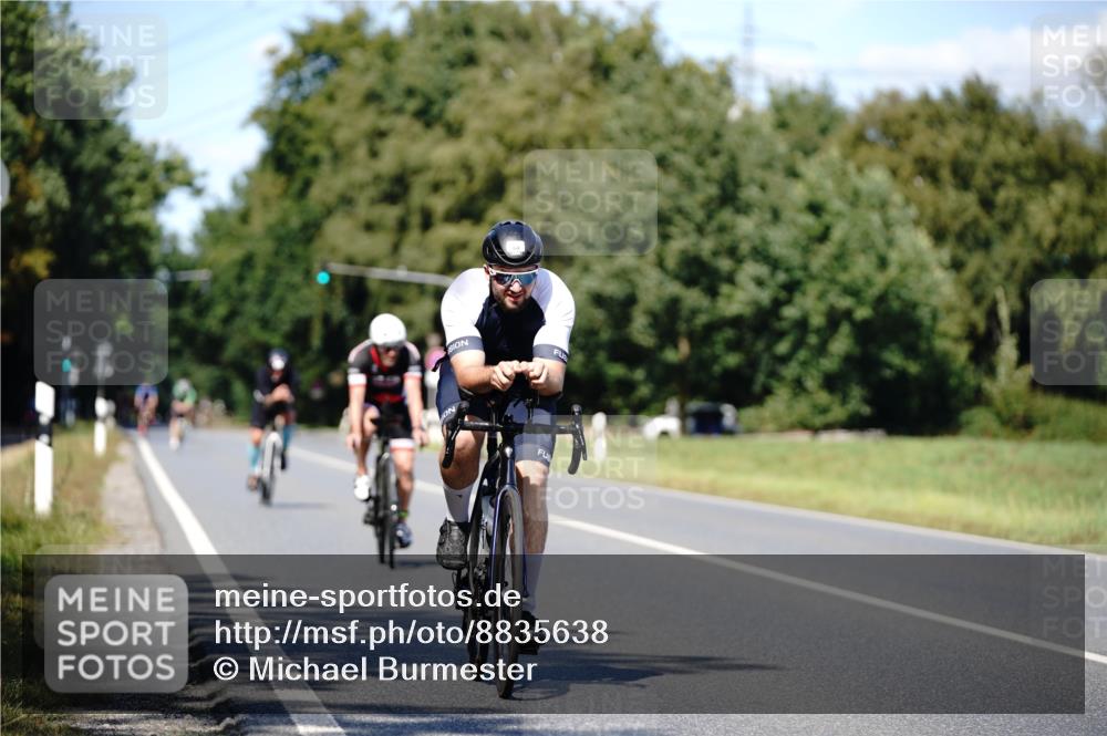 07.09.2025 - 19. Norderstedt Triathlon Michael Burmester http://msf.ph/oto/8835638 07.09.2025 13:54:09 Radfahren 364, 373, 972, 982 meine-sportfotos.de