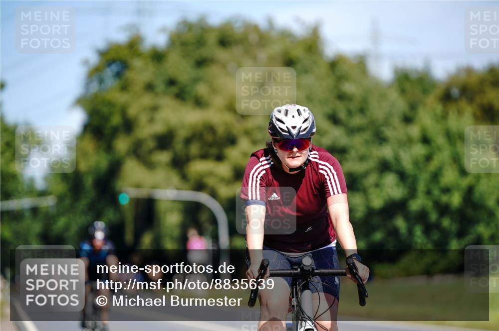 07.09.2025 - 19. Norderstedt Triathlon Michael Burmester http://msf.ph/oto/8835639 07.09.2025 12:34:22 Radfahren 809 meine-sportfotos.de