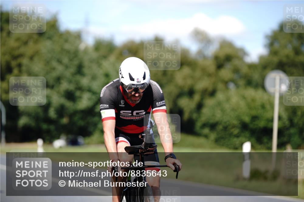 07.09.2025 - 19. Norderstedt Triathlon Michael Burmester http://msf.ph/oto/8835643 07.09.2025 13:54:11 Radfahren 364, 373, 972, 982 meine-sportfotos.de