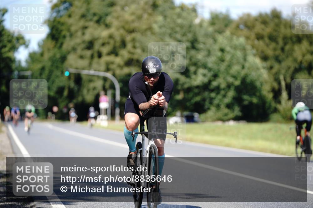 07.09.2025 - 19. Norderstedt Triathlon Michael Burmester http://msf.ph/oto/8835646 07.09.2025 13:54:12 Radfahren 364, 972, 982 meine-sportfotos.de
