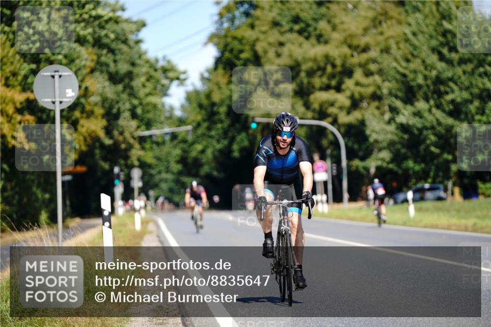 07.09.2025 - 19. Norderstedt Triathlon Michael Burmester http://msf.ph/oto/8835647 07.09.2025 12:34:24 Radfahren 244, 809 meine-sportfotos.de