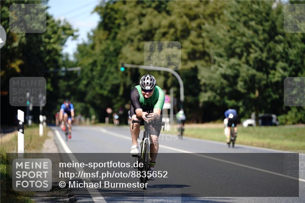 07.09.2025 - 19. Norderstedt Triathlon Michael Burmester http://msf.ph/oto/8835652 07.09.2025 13:54:17 Radfahren 1034 meine-sportfotos.de