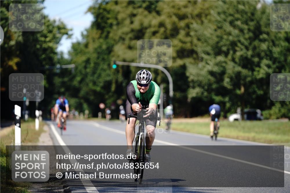 07.09.2025 - 19. Norderstedt Triathlon Michael Burmester http://msf.ph/oto/8835654 07.09.2025 13:54:17 Radfahren 1034 meine-sportfotos.de