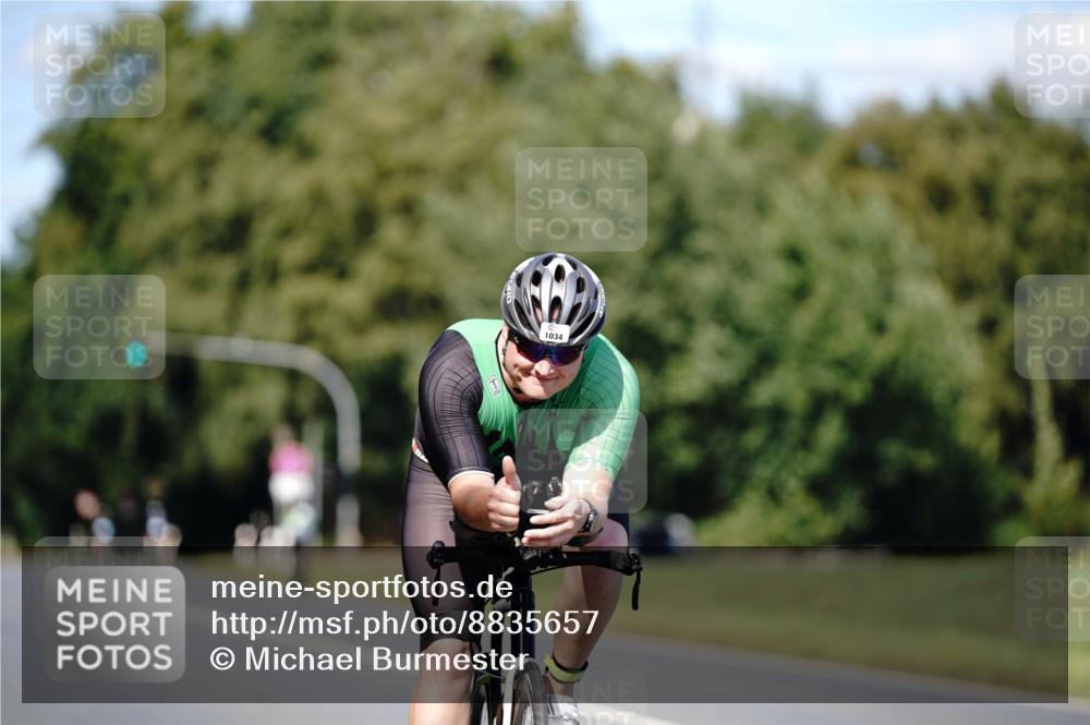 07.09.2025 - 19. Norderstedt Triathlon Michael Burmester http://msf.ph/oto/8835657 07.09.2025 13:54:18 Radfahren 1034 meine-sportfotos.de