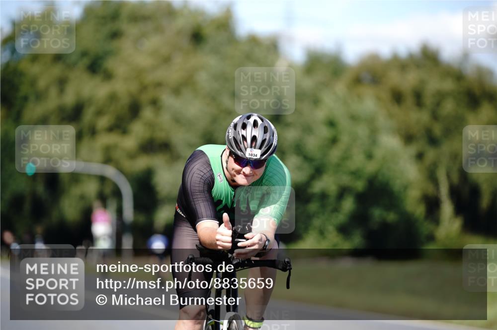 07.09.2025 - 19. Norderstedt Triathlon Michael Burmester http://msf.ph/oto/8835659 07.09.2025 13:54:18 Radfahren 1034 meine-sportfotos.de