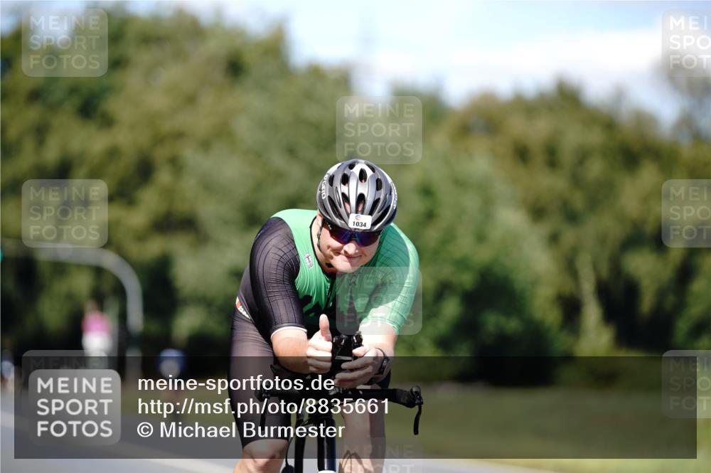 07.09.2025 - 19. Norderstedt Triathlon Michael Burmester http://msf.ph/oto/8835661 07.09.2025 13:54:18 Radfahren 1034 meine-sportfotos.de