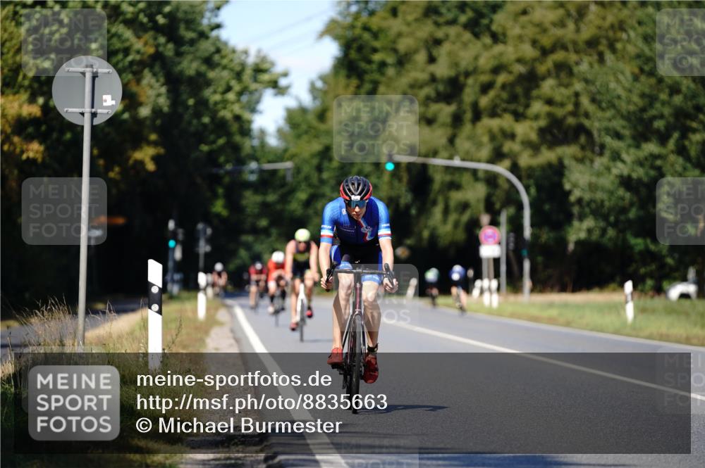07.09.2025 - 19. Norderstedt Triathlon Michael Burmester http://msf.ph/oto/8835663 07.09.2025 13:54:21 Radfahren 1034, 1040 meine-sportfotos.de