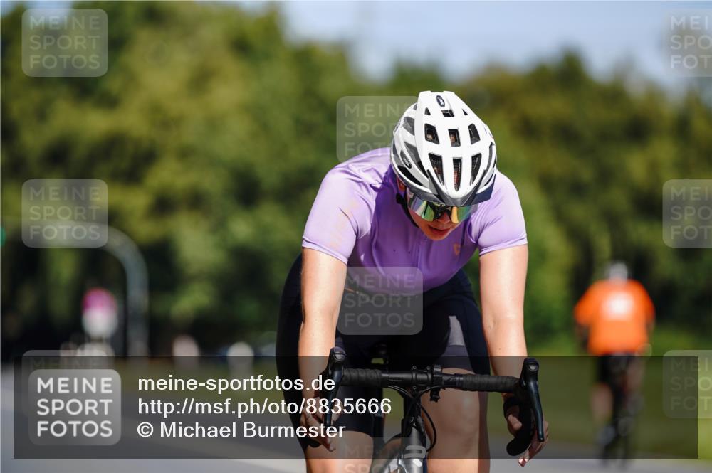 07.09.2025 - 19. Norderstedt Triathlon Michael Burmester http://msf.ph/oto/8835666 07.09.2025 12:35:05 Radfahren 176 meine-sportfotos.de