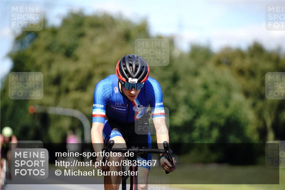07.09.2025 - 19. Norderstedt Triathlon Michael Burmester http://msf.ph/oto/8835667 07.09.2025 13:54:23 Radfahren 996, 1040 meine-sportfotos.de