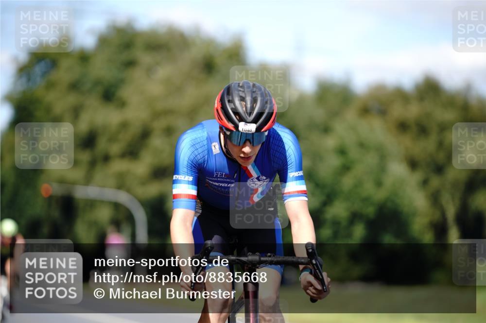 07.09.2025 - 19. Norderstedt Triathlon Michael Burmester http://msf.ph/oto/8835668 07.09.2025 13:54:23 Radfahren 996, 1040 meine-sportfotos.de
