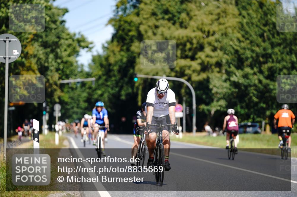 07.09.2025 - 19. Norderstedt Triathlon Michael Burmester http://msf.ph/oto/8835669 07.09.2025 12:35:09 Radfahren 827, 1396 meine-sportfotos.de