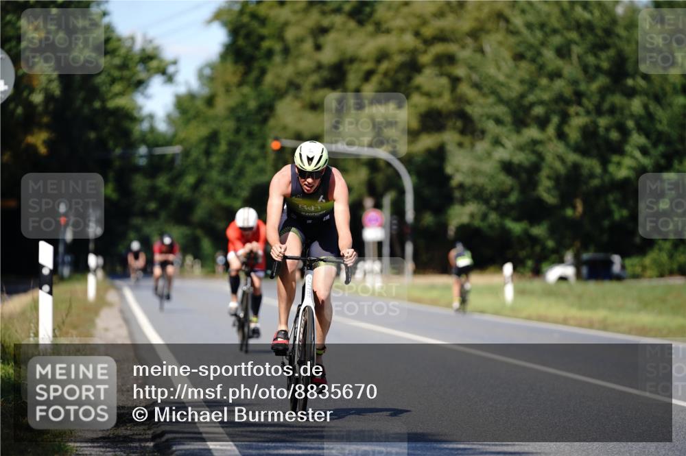 07.09.2025 - 19. Norderstedt Triathlon Michael Burmester http://msf.ph/oto/8835670 07.09.2025 13:54:25 Radfahren 974, 996, 1040 meine-sportfotos.de