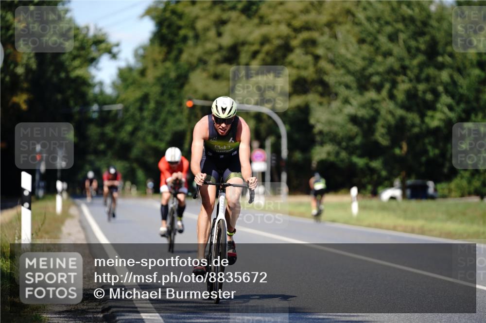 07.09.2025 - 19. Norderstedt Triathlon Michael Burmester http://msf.ph/oto/8835672 07.09.2025 13:54:25 Radfahren 974, 996, 1040 meine-sportfotos.de