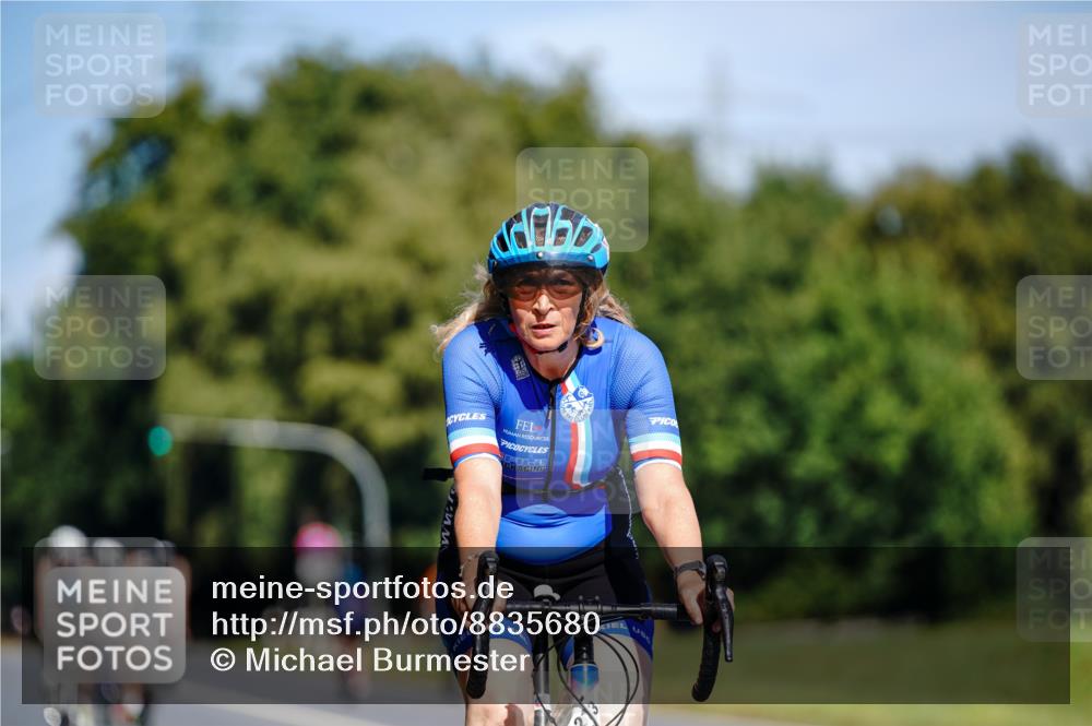 07.09.2025 - 19. Norderstedt Triathlon Michael Burmester http://msf.ph/oto/8835680 07.09.2025 12:35:14 Radfahren 213, 827, 1396 meine-sportfotos.de