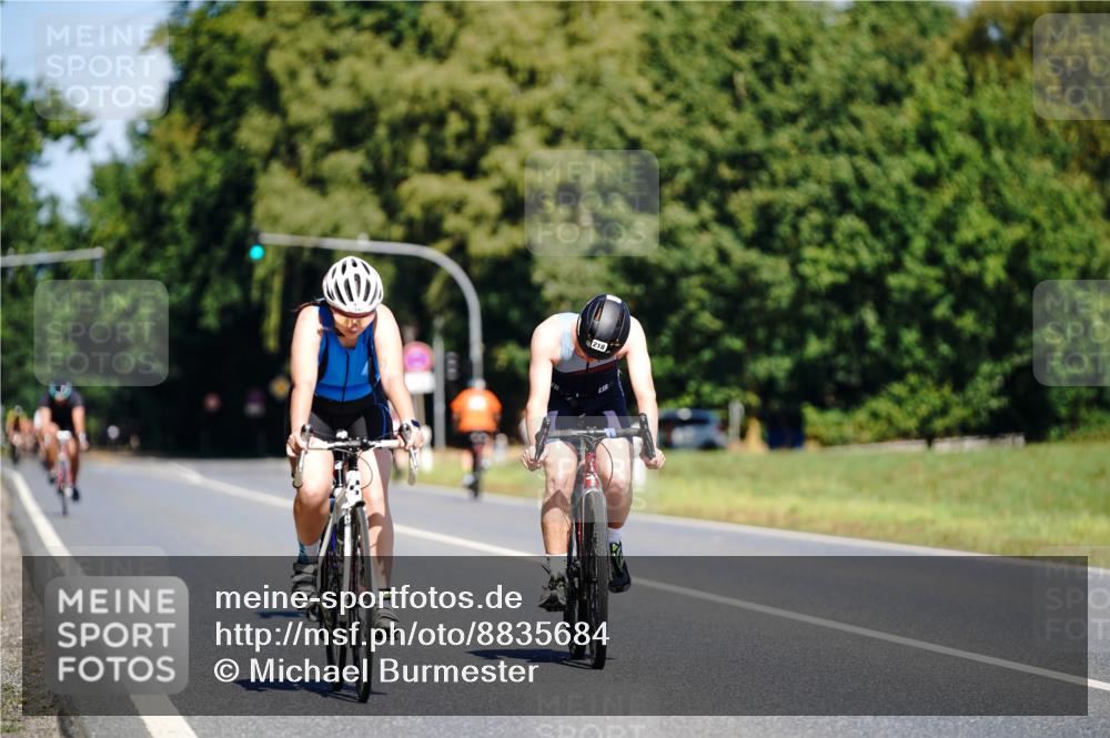 07.09.2025 - 19. Norderstedt Triathlon Michael Burmester http://msf.ph/oto/8835684 07.09.2025 12:35:17 Radfahren 213, 218, 1243, 1277 meine-sportfotos.de