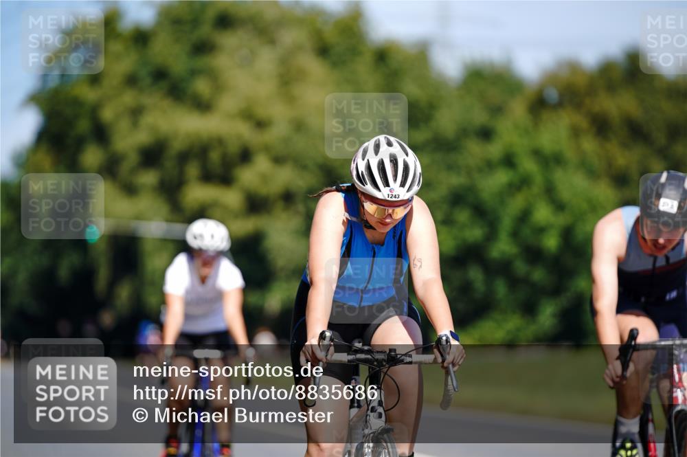 07.09.2025 - 19. Norderstedt Triathlon Michael Burmester http://msf.ph/oto/8835686 07.09.2025 12:35:18 Radfahren 213, 218, 1243, 1277 meine-sportfotos.de