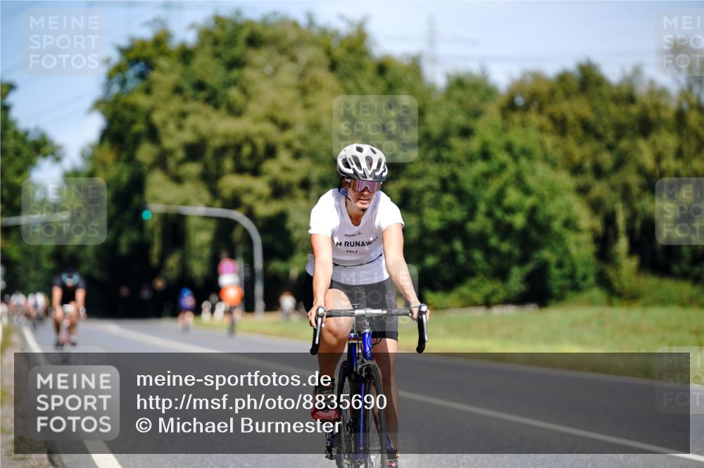 07.09.2025 - 19. Norderstedt Triathlon Michael Burmester http://msf.ph/oto/8835690 07.09.2025 12:35:19 Radfahren 218, 1243, 1277 meine-sportfotos.de