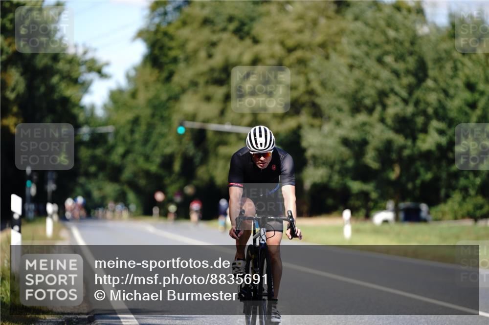 07.09.2025 - 19. Norderstedt Triathlon Michael Burmester http://msf.ph/oto/8835691 07.09.2025 13:54:38 Radfahren 411 meine-sportfotos.de