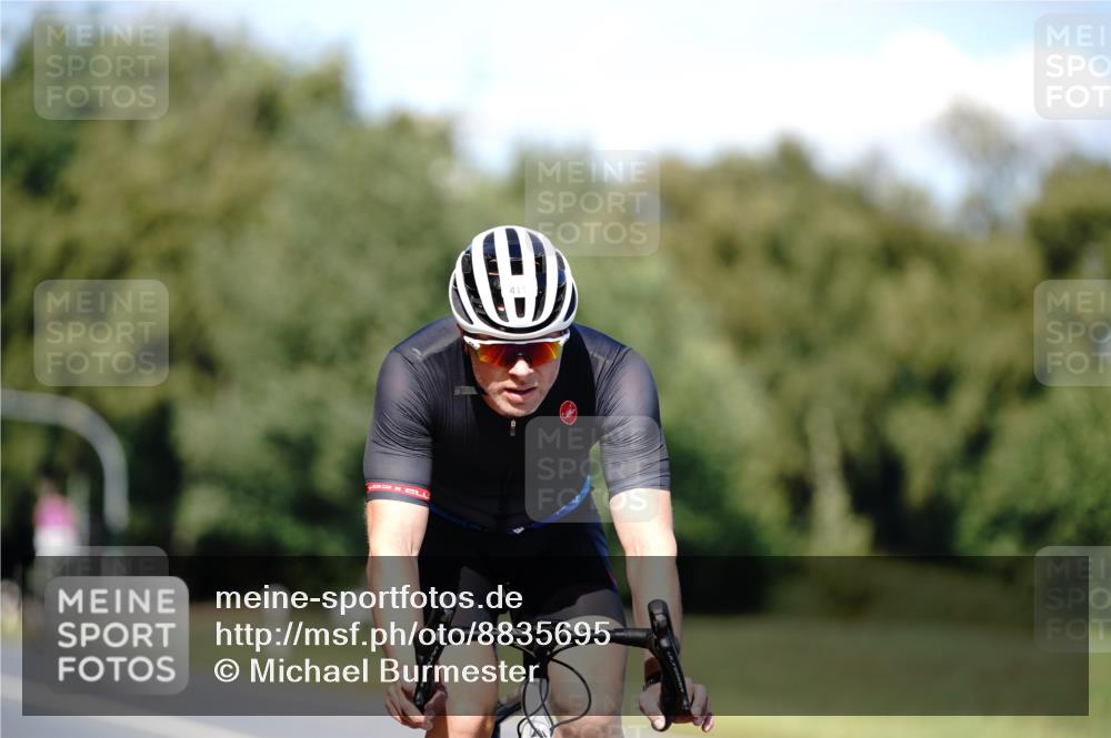 07.09.2025 - 19. Norderstedt Triathlon Michael Burmester http://msf.ph/oto/8835695 07.09.2025 13:54:39 Radfahren 411 meine-sportfotos.de