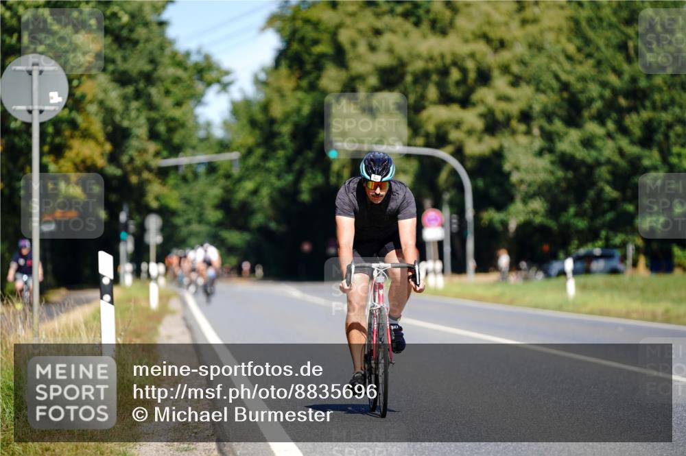 07.09.2025 - 19. Norderstedt Triathlon Michael Burmester http://msf.ph/oto/8835696 07.09.2025 12:35:23 Radfahren 717, 1277 meine-sportfotos.de