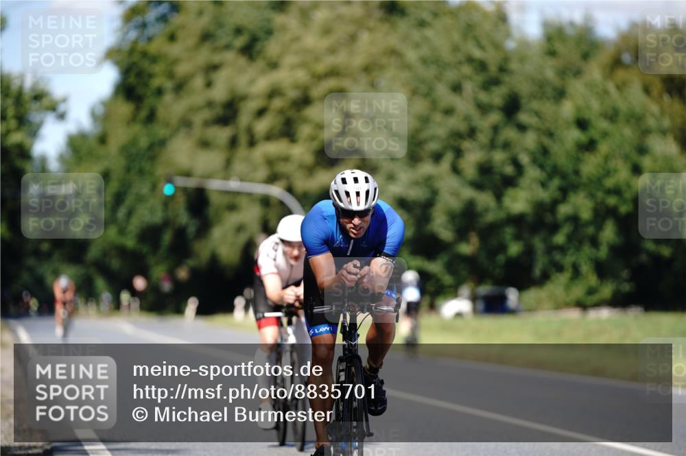 07.09.2025 - 19. Norderstedt Triathlon Michael Burmester http://msf.ph/oto/8835701 07.09.2025 13:54:53 Radfahren 422 meine-sportfotos.de