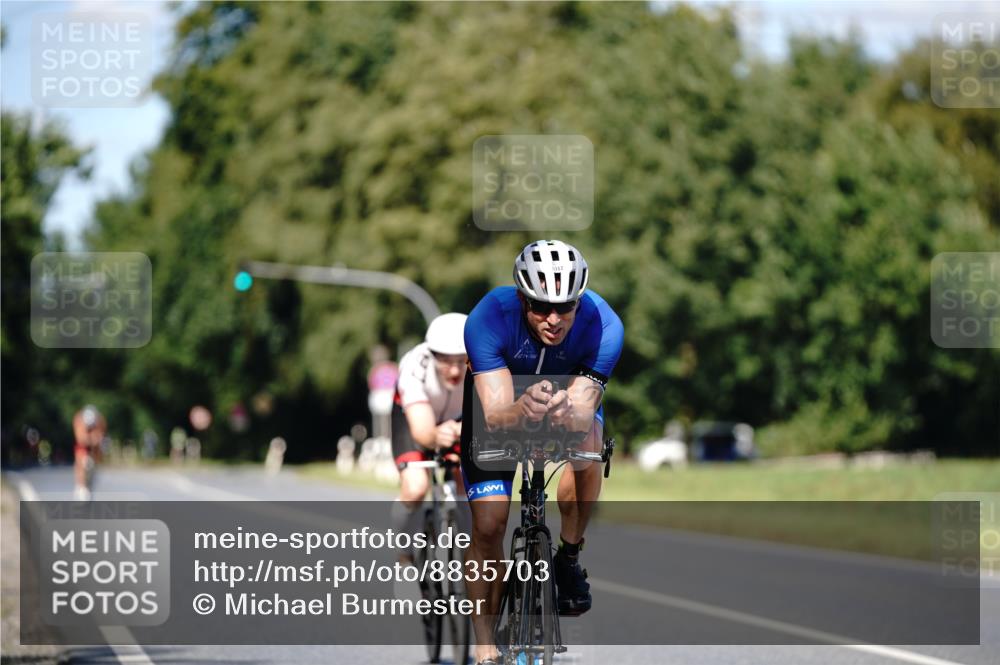 07.09.2025 - 19. Norderstedt Triathlon Michael Burmester http://msf.ph/oto/8835703 07.09.2025 13:54:53 Radfahren 422 meine-sportfotos.de