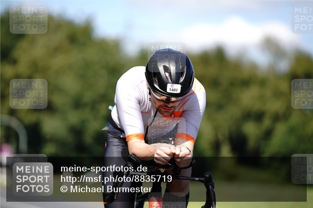 07.09.2025 - 19. Norderstedt Triathlon Michael Burmester http://msf.ph/oto/8835719 07.09.2025 13:55:13 Radfahren 1401 meine-sportfotos.de