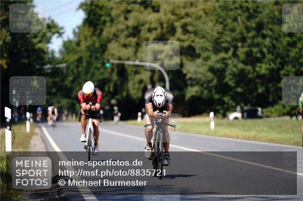 07.09.2025 - 19. Norderstedt Triathlon Michael Burmester http://msf.ph/oto/8835721 07.09.2025 13:55:19 Radfahren 960, 981 meine-sportfotos.de